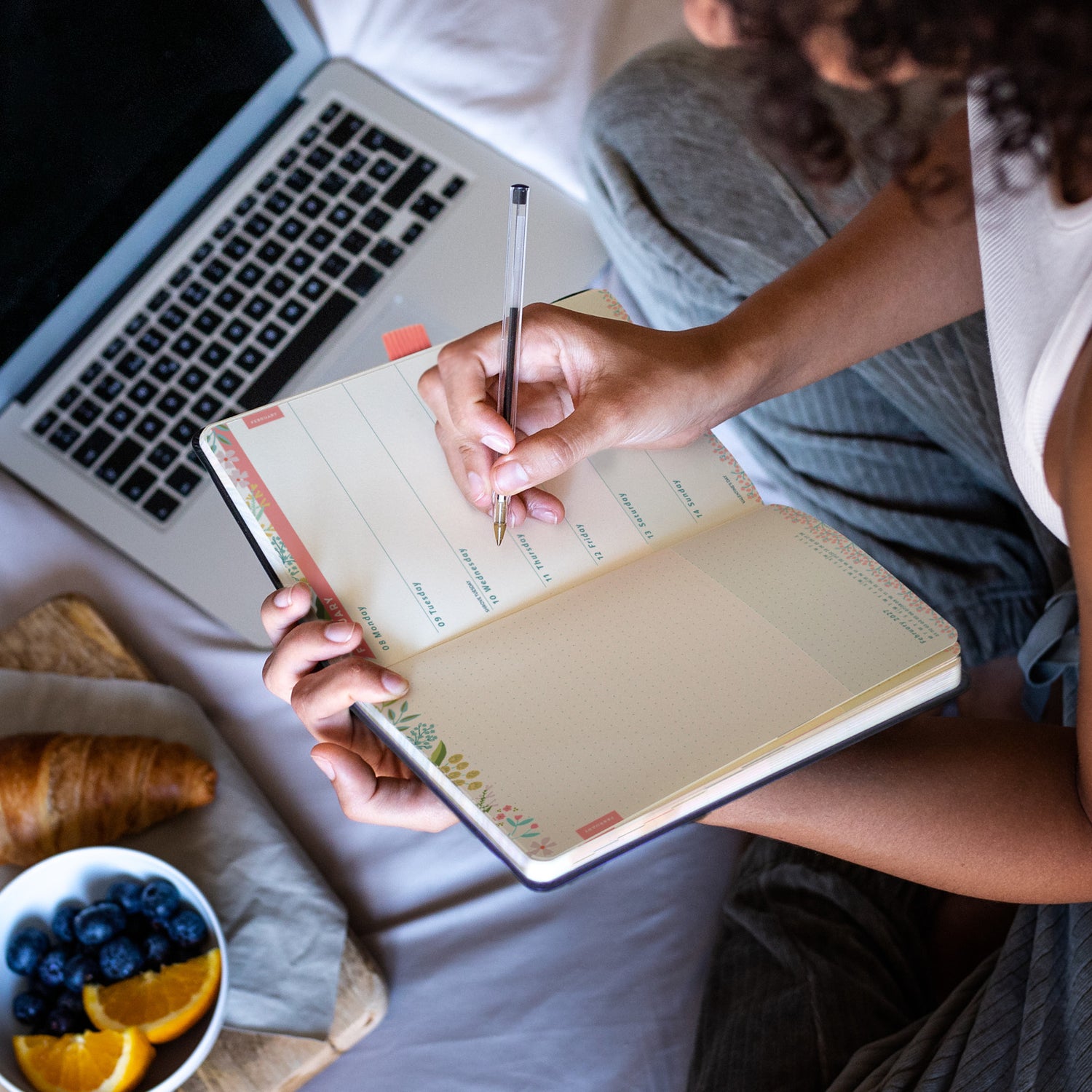 Everyday A5 Week to View Diary 2027