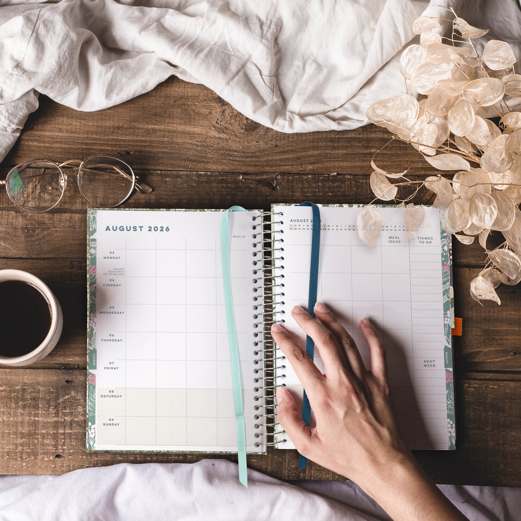Family Life Book Diary 2026 | A5 Weekly Planner - Boxclever Press